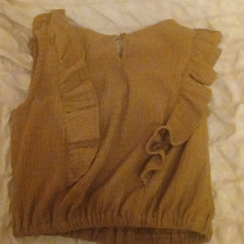 Kids Sleeveless Ruffle Ribbed Top - Picture 3 of 3